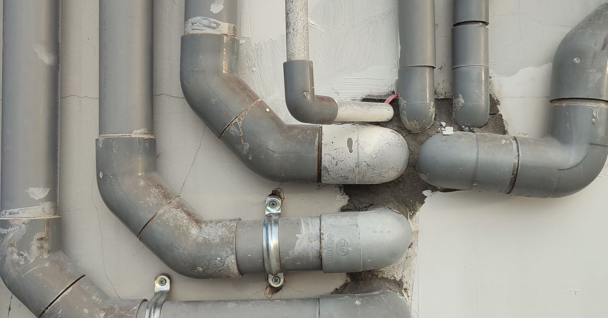 The Importance of Hiring Local Plumbers for Renovations